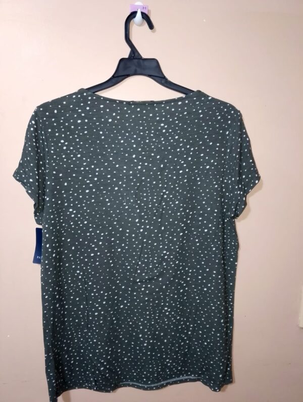 Camiseta con estampado de puntos