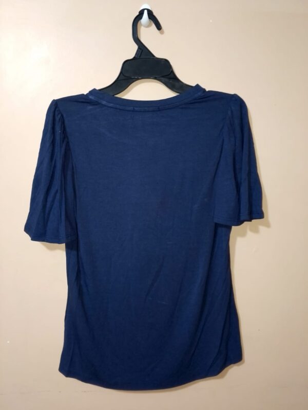 Blusa con estampado en pecho