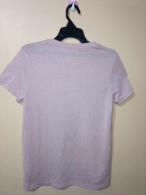 Camiseta con fibra metálica
