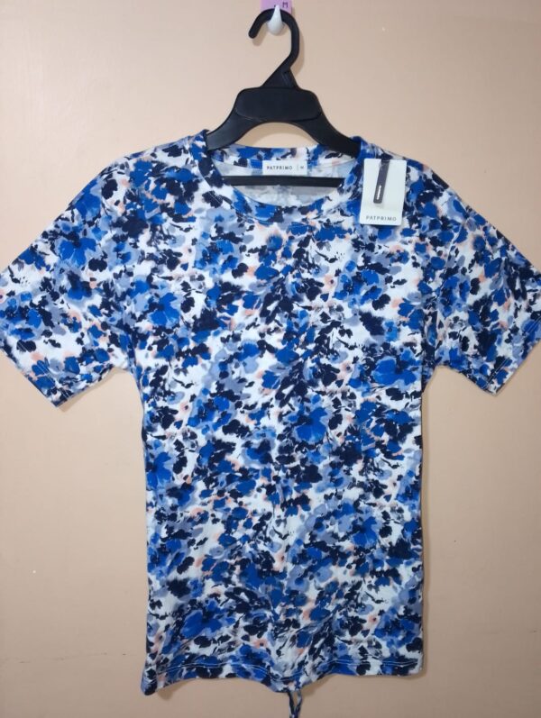 Camiseta estampada con flores