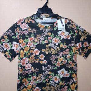 Camiseta con estampado flores