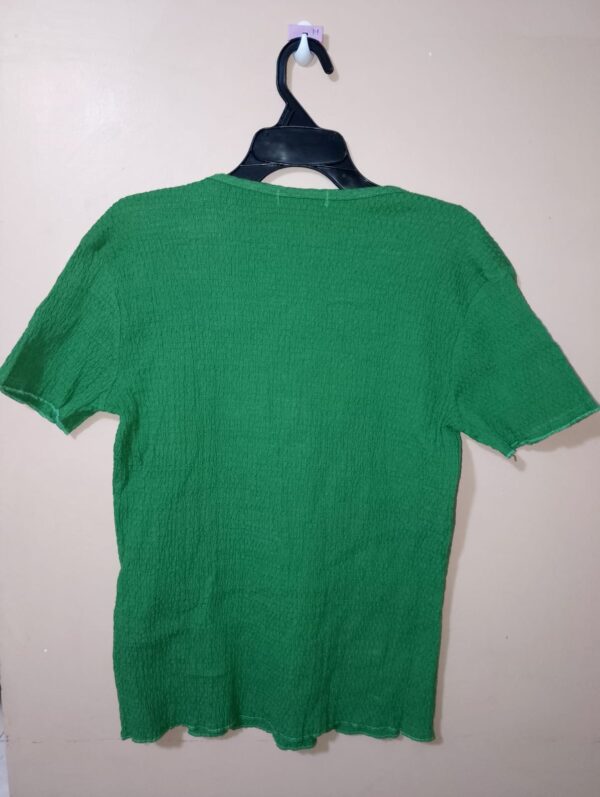Camiseta cuello redondo textura relieve