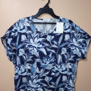 blusa de mujer manga corta con estampado flores