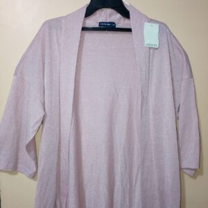 Saco tejido para mujer, manga ¾, silueta amplia, brillos plateados en su estructura, diseño abierto