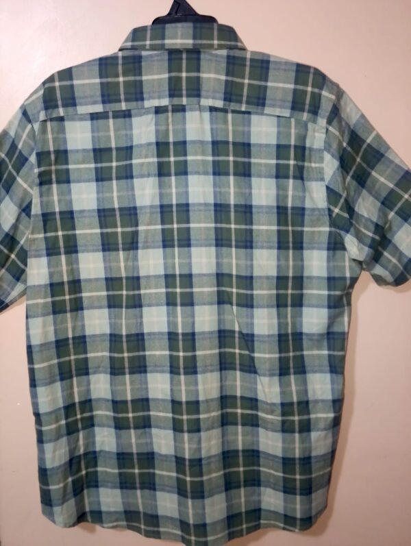 Camisa estampada a cuadros manga corta