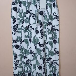 Pantalón Estampado Tipo Paper Bag Con Bota Amplia, Bolsillos Laterales Y Cinturón Para Anudar