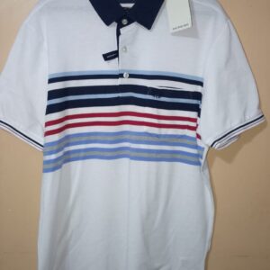 Polo para hombre, cuello maquina, manga corta, silueta regular, bolsillo de parche, diseño con franjas en tonos que se combinan