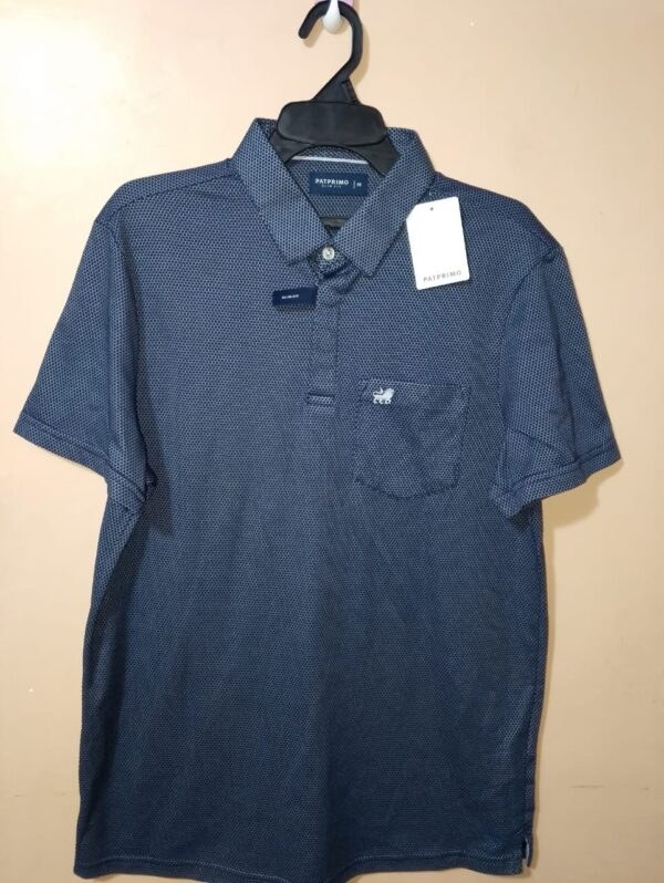 Polo para hombre, cuello maquina, manga corta, silueta slim, bolsillo de parche