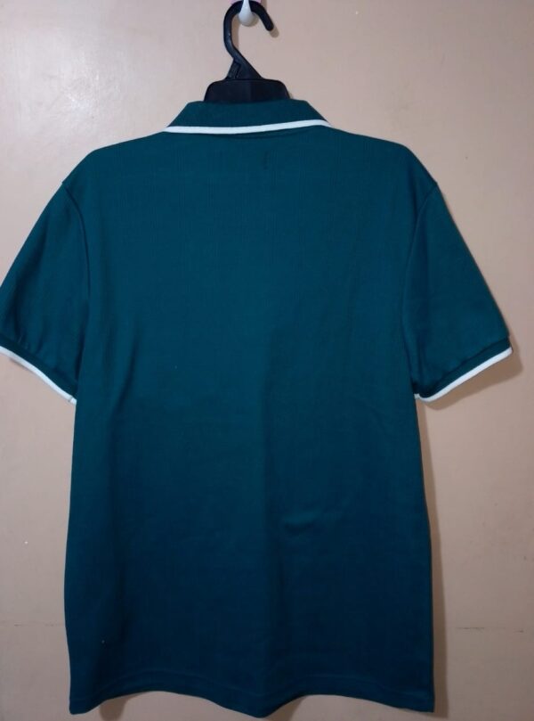 Polo para hombre, cuello tejido, manga corta, silueta slim, diseño unicolor, bolsillo de parche