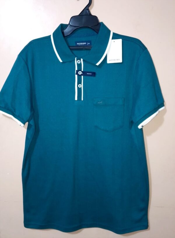 Polo para hombre, cuello tejido, manga corta, silueta slim, diseño unicolor, bolsillo de parche