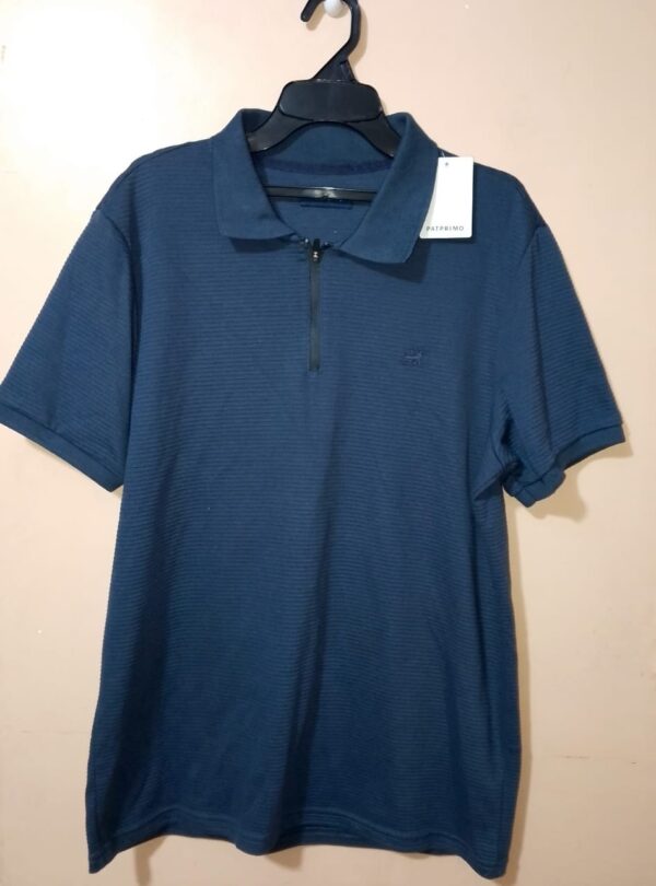 Polo para hombre, cuello tejido, manga corta, silueta regular, diseño unicolor, sin bolsillo