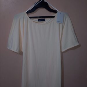 Camiseta para mujer, cuello redondo, manga corta, silueta semi-ajustada, textura acanalada