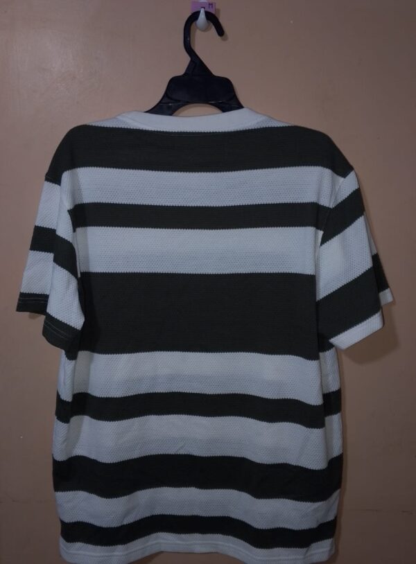 Camiseta para hombre, cuello redondo, manga corta, con franjas de colores,