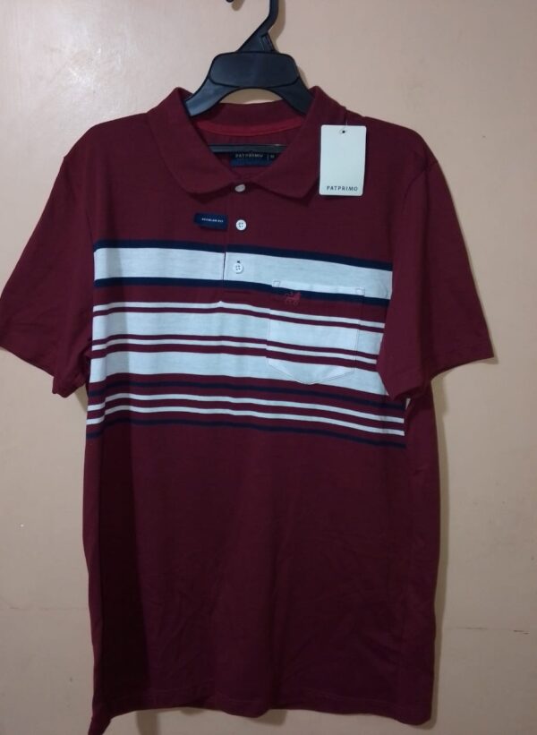 Polo para hombre, cuello tejido, manga corta, silueta regular, con bolsillo parche, estructura con bloques de colores en tonos que se combinan, diseño infaltable en tu closet, úsala con jeans o pantalones para un look casual