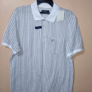 Polo para hombre, cuello tejido, manga corta, silueta regular, bolsillo de parche, rayas verticales en tonos que se combinan