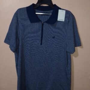 Polo para hombre, cuello tejido, manga corta, silueta slim, diseño unicolor, con cierre en cuello, sin bolsillo